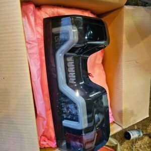 Chevrolet Silverado 1500, 2500HD & 3500HD Tail Lights