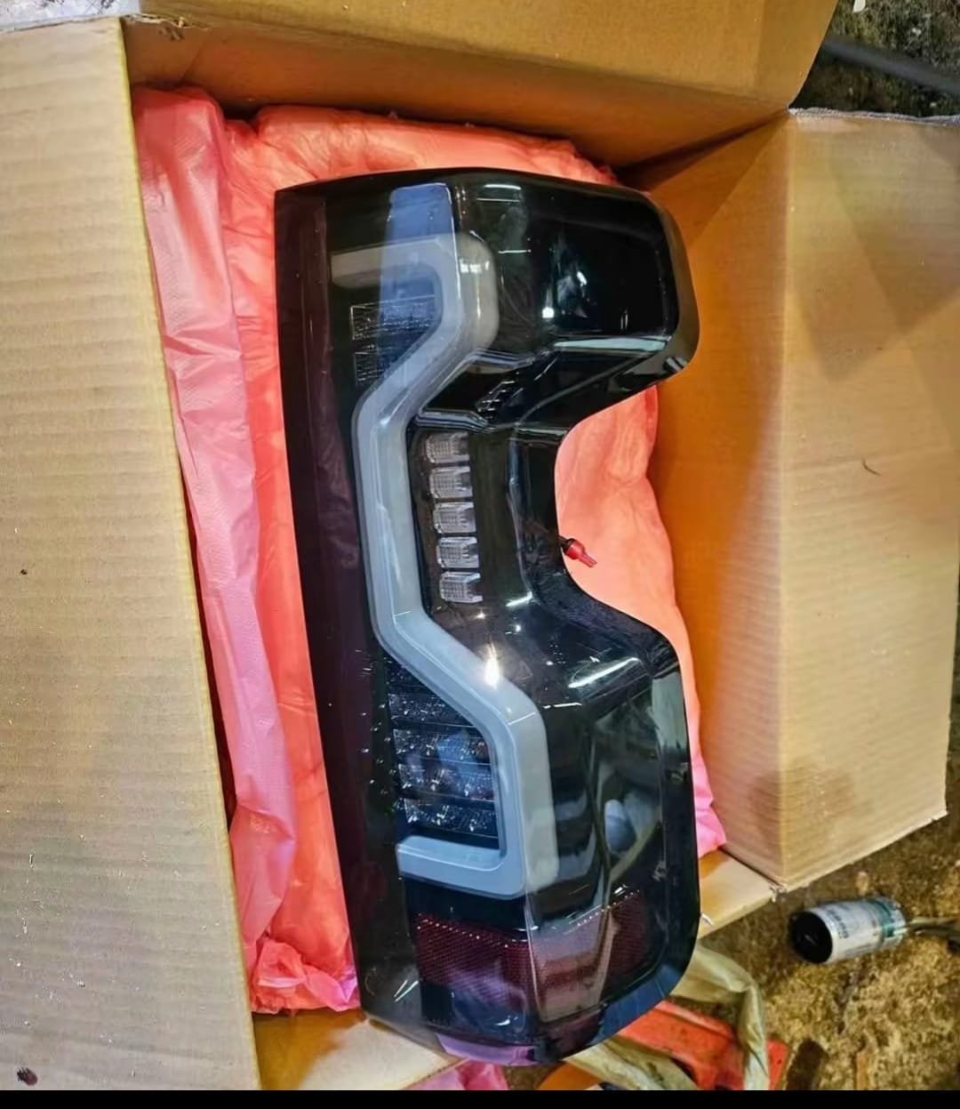 Chevrolet Silverado 1500, 2500HD & 3500HD Tail Lights Chevrolet Silverado 1500, 2500HD & 3500HD Tail Lights