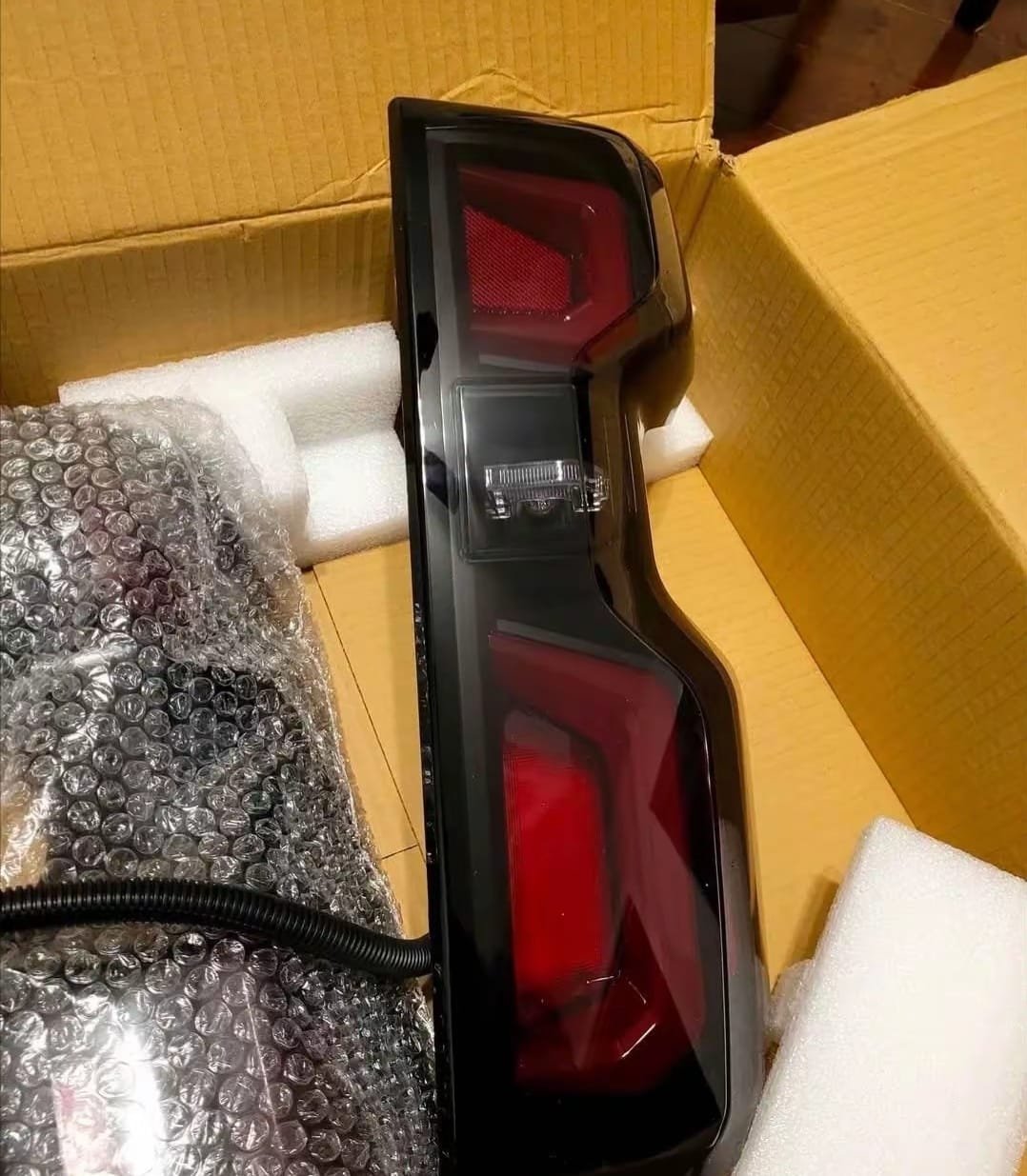 Chevrolet Silverado 1500, 2500HD & 3500HD Tail Lights Chevrolet Silverado 1500, 2500HD & 3500HD Tail Lights