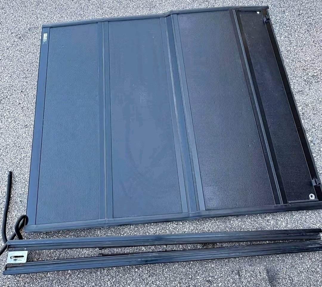 Chevrolet Silverado truck bed cover for sale Chevrolet Silverado truck bed cover for sale